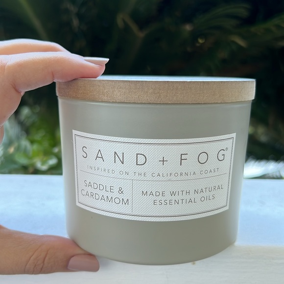 Saddle & Cardamon Scented Candle - Picture 10 of 11